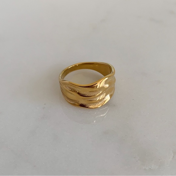 Gold ring, statement gold ring, minimalist gold ring, stacking gold ring - Picture 6 of 6